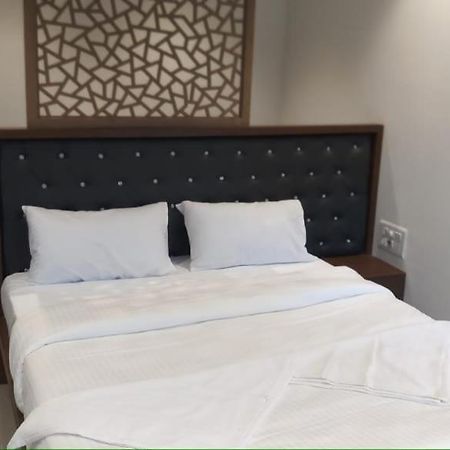 Dukes Plaza Hotel Kalyān Exteriér fotografie